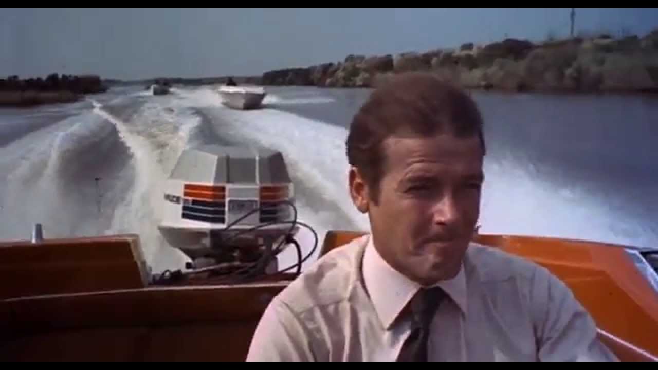 Live and Let Die 1973 Trailer from picturepalacemovieposters com