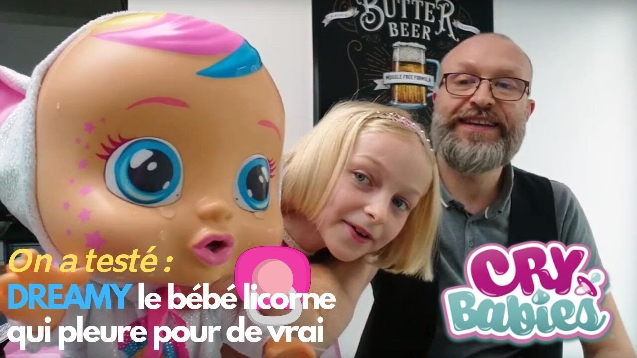 CRY BABIES Fantasy Jenna Le Pégase bleu | Poupée interactive qui pleure de vraies Larmes avec tétine et pyjama - Poupon idéal pour enfants +18 Mois
