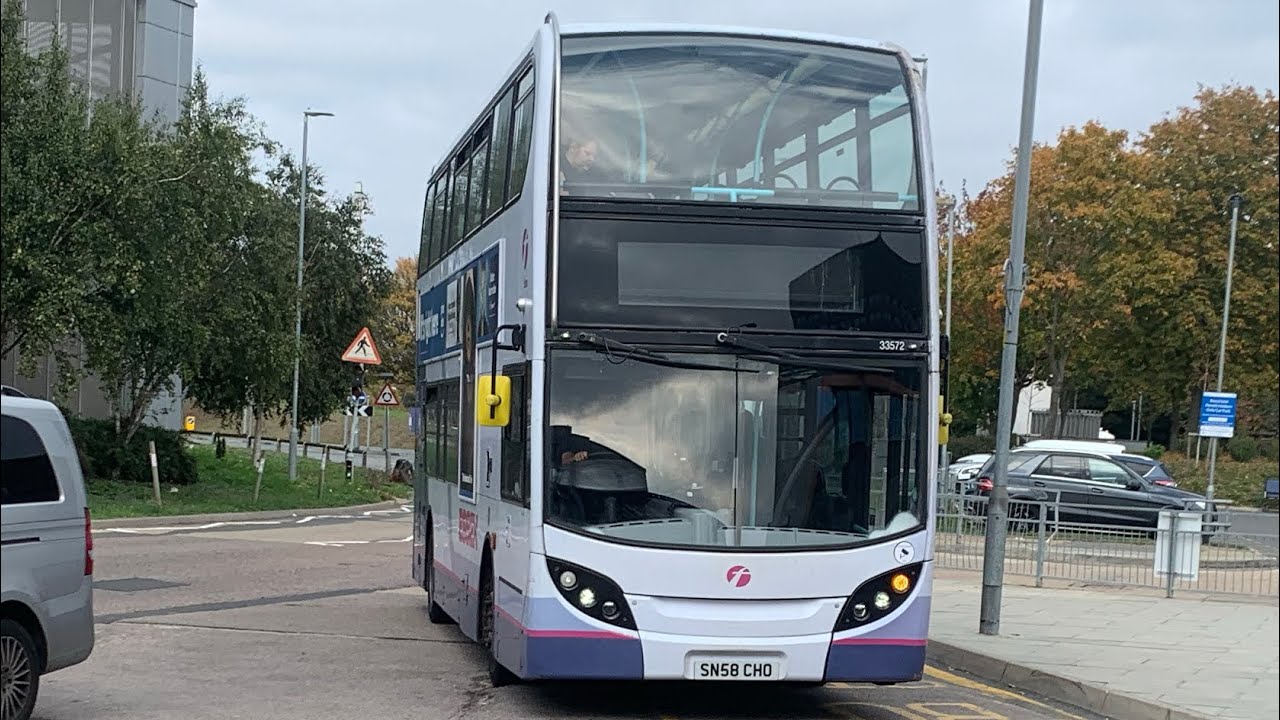 *Withdrawn* First Essex 33572 working the 100 to Basildon Bus Station ...