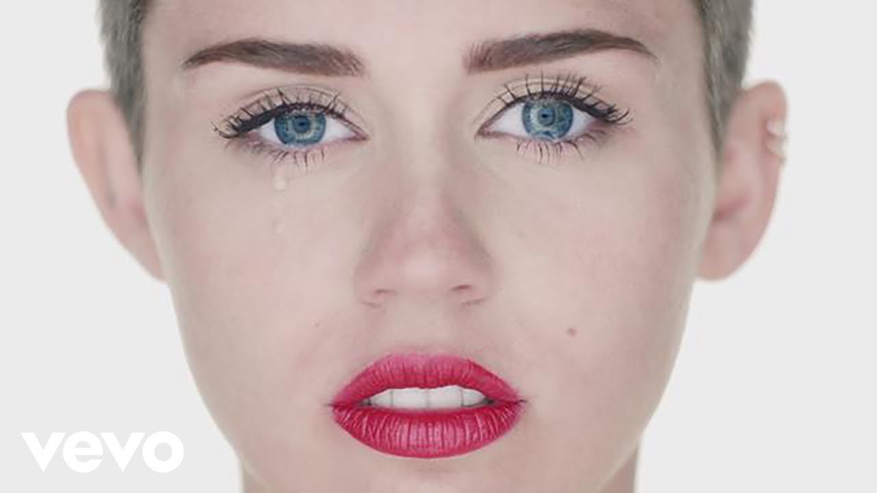 Майли Сайрус Обнажилась В Клипе Wrecking Ball