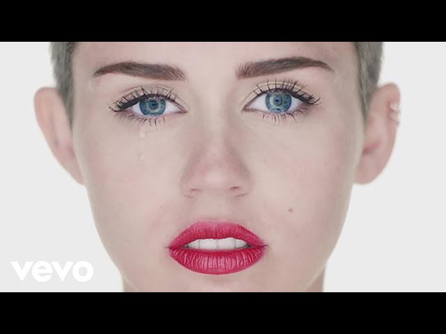 MILEY CYRUS  -  WRECKING BALL