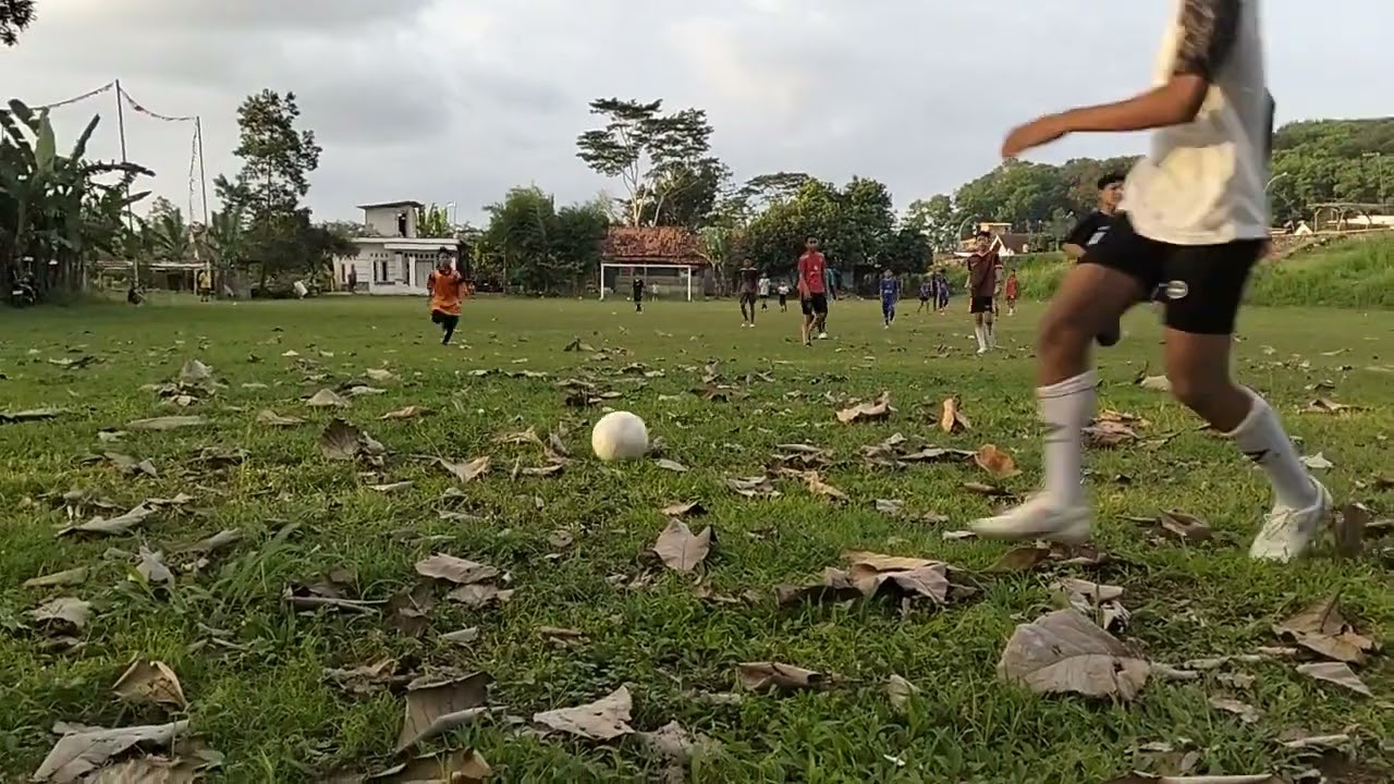 TERKENA KENA TENDANGAN KAKI KEBSI AZRIEL 