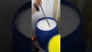 تصنيع برميل 220 لتر صابون سائل للصحون والأوانى للشيخ محمد بن الغمرى فديو ( 1 )