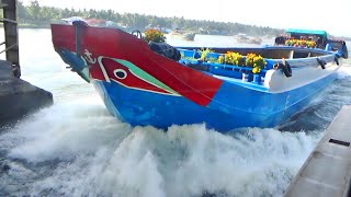 Cận Cảnh Ghe Tàu Vượt Cống Sau Tết Nguyên Đán Gay Cấn Từng Giây