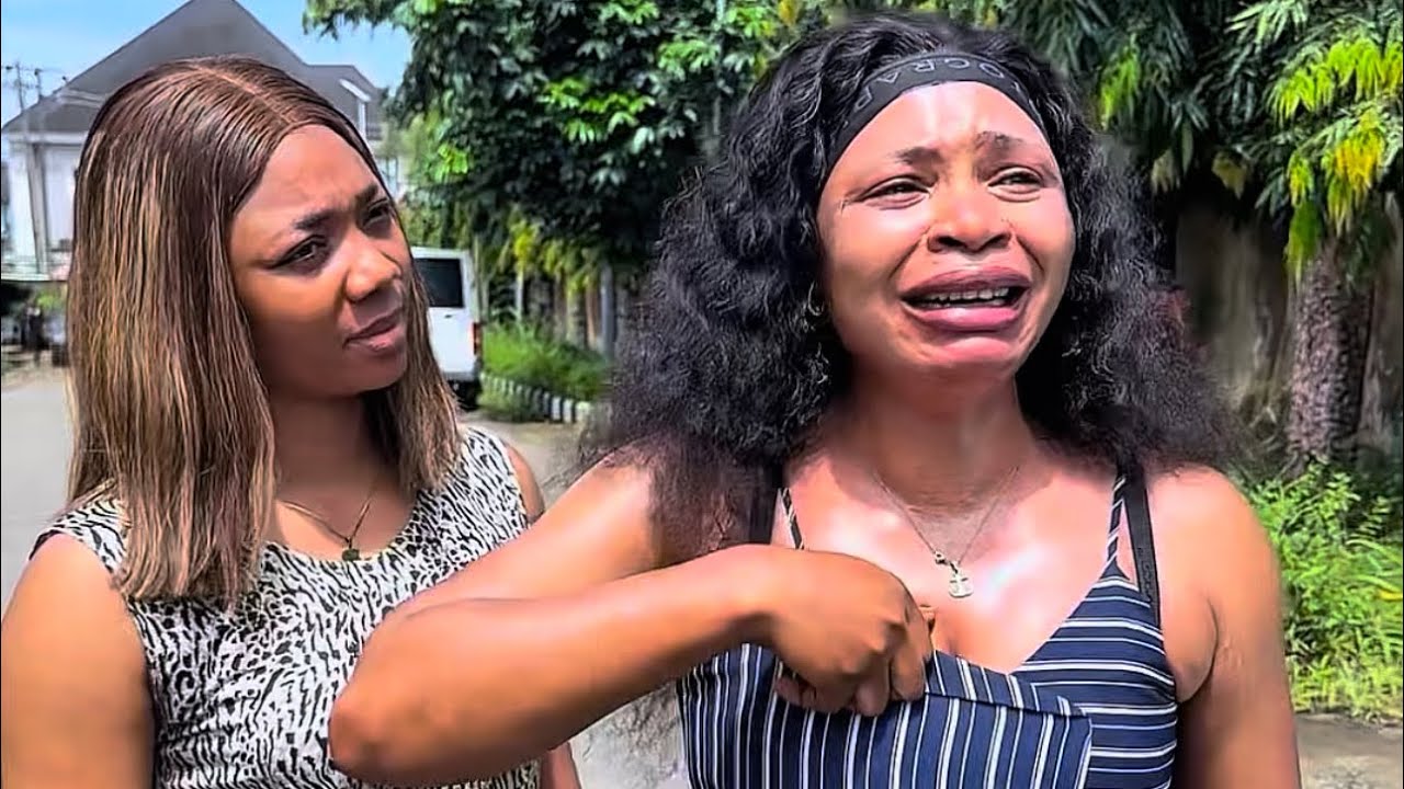 Caught her fiancee proposing to another lady - YouTube