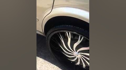 2000 Nissan Maxima on 26s