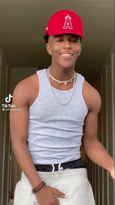 She Gon Flirt In Front Of Her Lyrics She gon flirt in front of her n*gga - YouTube