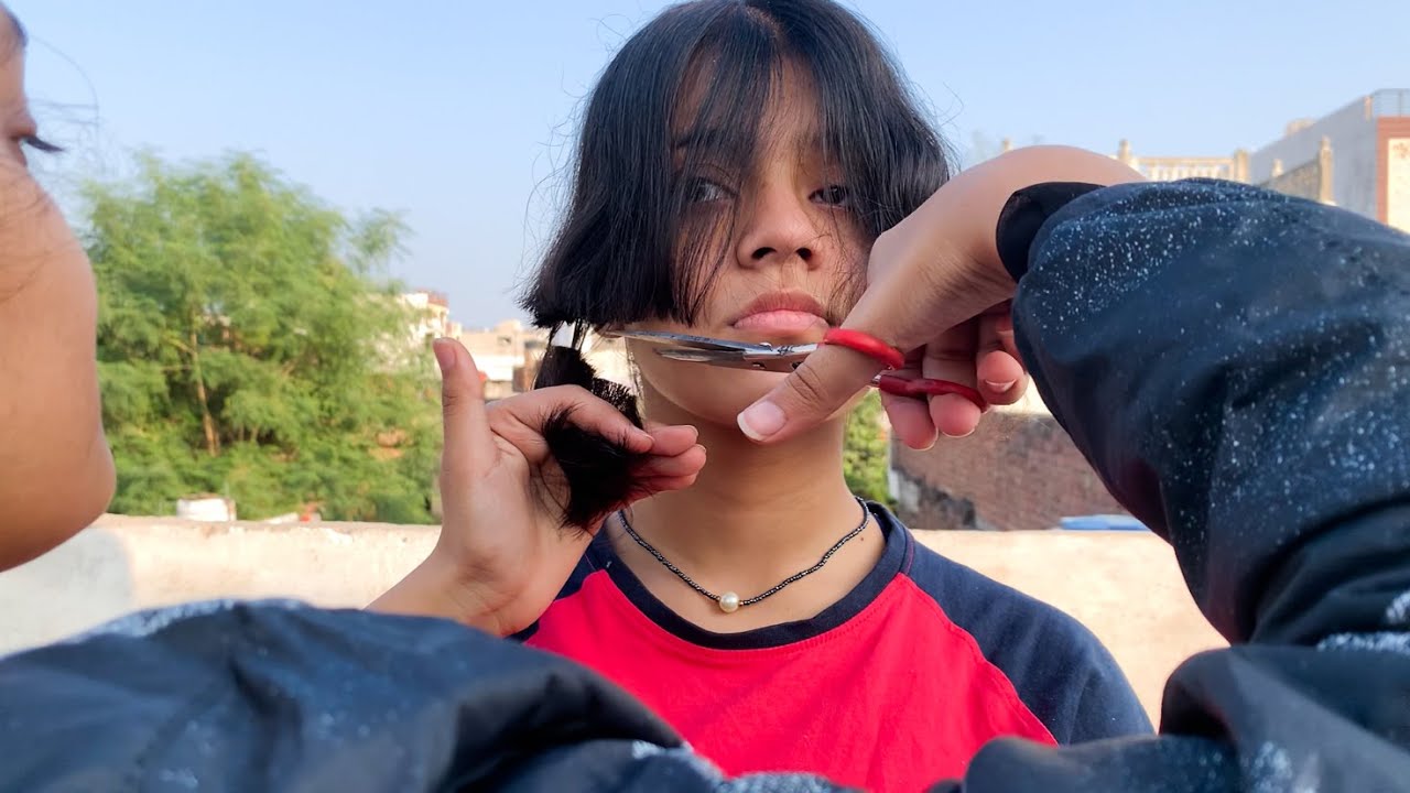 CUTTING MY SISTER’S HAIR AND RUINING THEM / she got mad 🤯