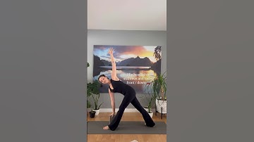 Parivritta Trikonasana | Revolved Triangle