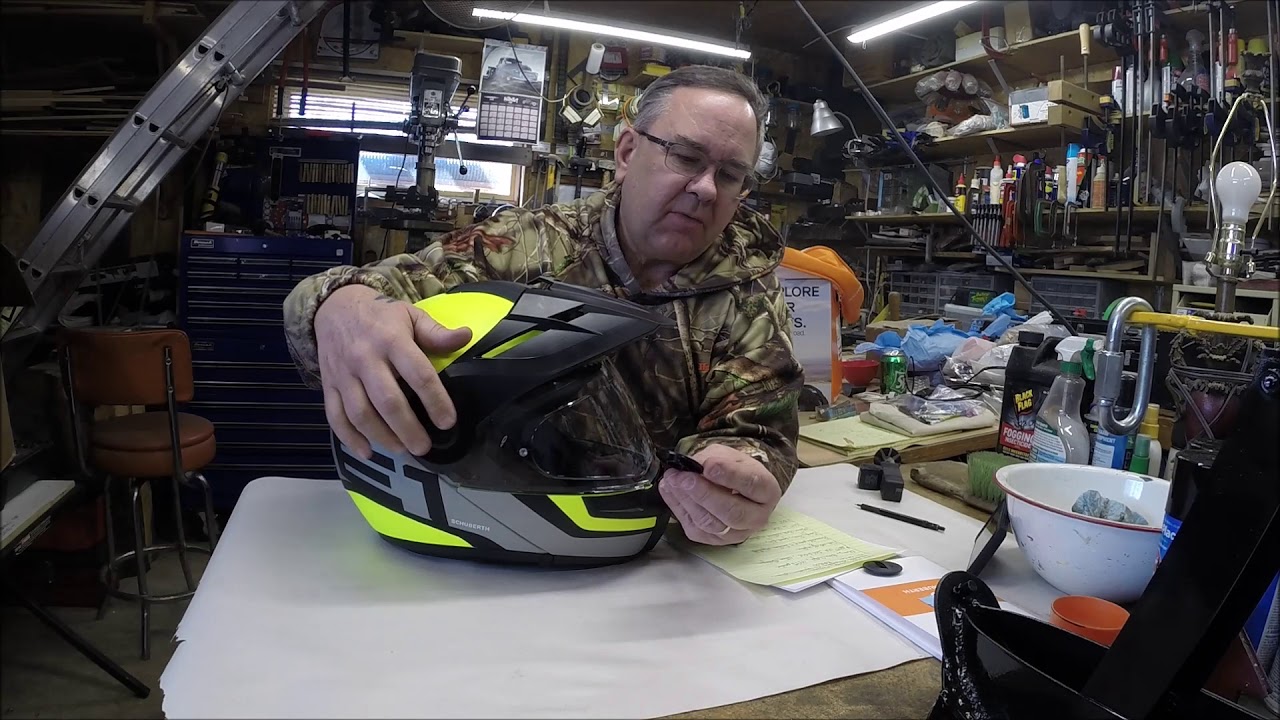 Schuberth E1 Guardian yellow helmet