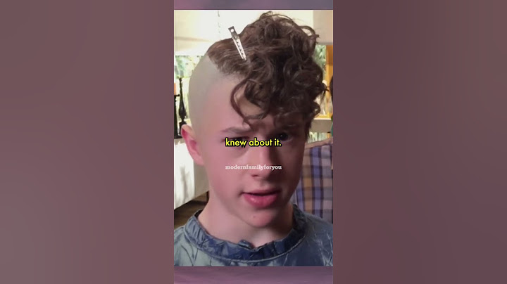 Modern Family 6x16 -The entire family is talking on facetime and Luke is getting a mohawk #sitcom