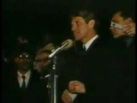 Robert Kennedy announces death of Martin Luther Ki...