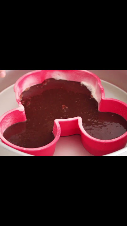 HOW TO BAKE USING SILICONE CAKE MOLDS. What happens when you put silicone  in the oven😱Shocking! 