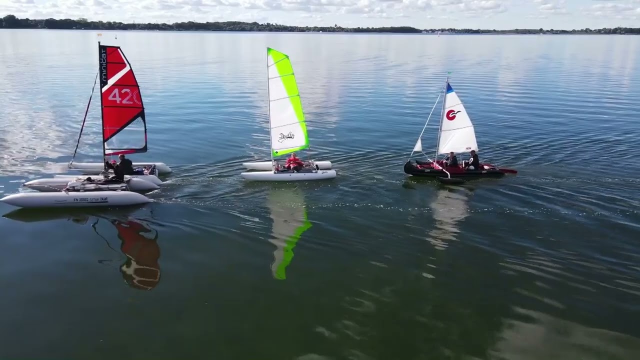 Plauer Segelwoche 2022. Jährliches Treffen für Fahrer zerlegbarer Kats, Faltboote und Kanus