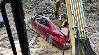 I destroyed my car with a excavator!
