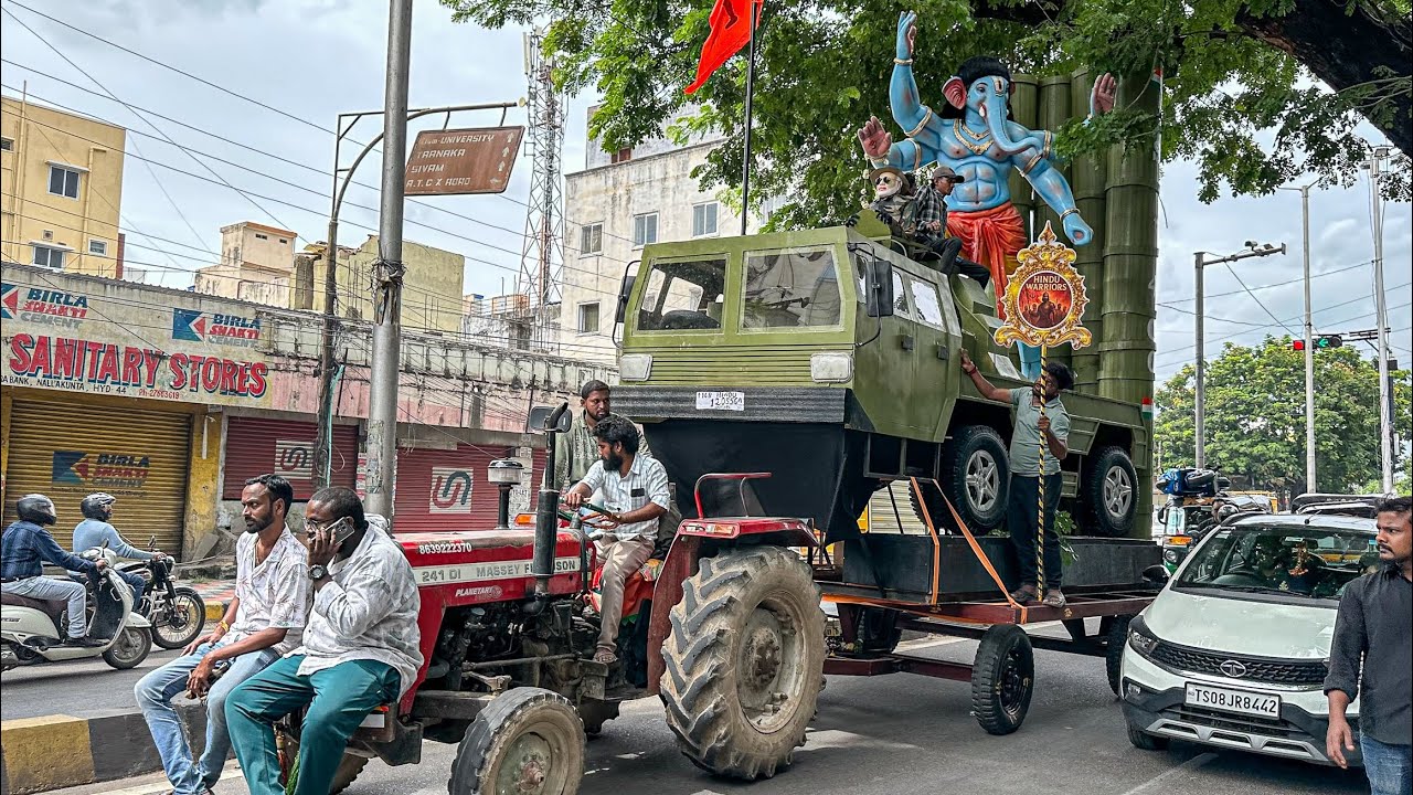 Big Unique Ganesh Stucked Under Tree | Operation Sindoor Concept ￼Ganesh Aagman 2025 | Chappal Bazar