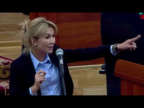 Молодая Айгуль сосет член и трахается с казахом в видео от первого лица Молодая Айгуль сосет член и трахается с казахом в видео от первого лица