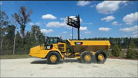 GovDeals: 2015 Caterpillar 725C Articulated Dump Truck
