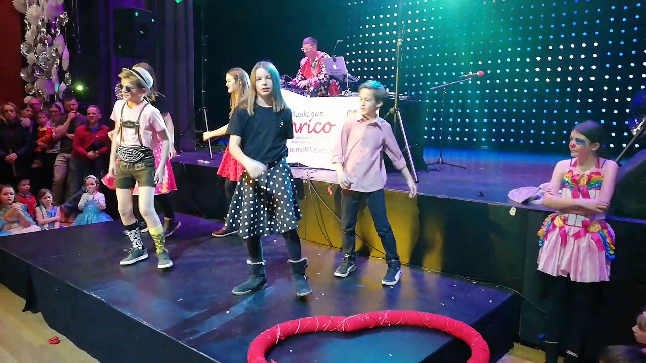 Josef Fankhauser Lederhosen Rapper mit Zuckerpuppen von Andreas Gabalier