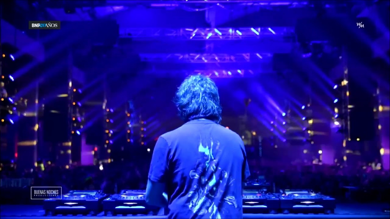 Hernan Cattaneo dropping Artfaq & Berni Turletti 'Hy Macrophylla' (Original Mix) at Forja 2019