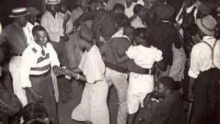 Download Lagu The Uniques - Lessons of love. MP3