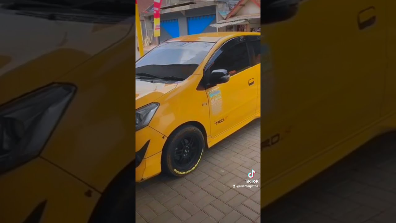 Agya Kuning Modifikasi Stiker: Ekspresi Diri di Atas Roda