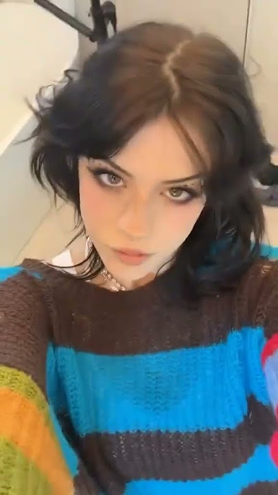 Look at Hannah OwO with her sexy eyes