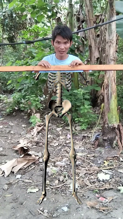 I just lifted the wood and saw my bone.😱 amazing#youtubeshorts #bones