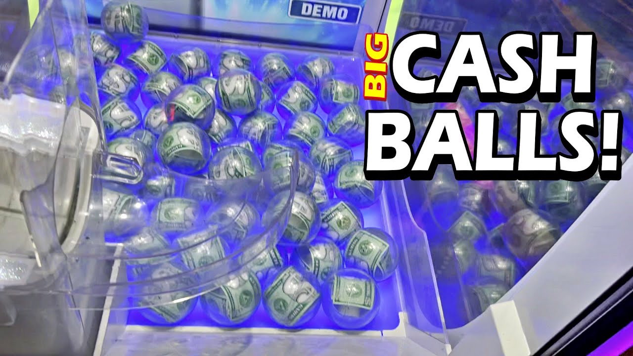 I GOT CASH BALLS AND BIG MONEY!!! * CLAW MACHINE SLOT MACHINE!!