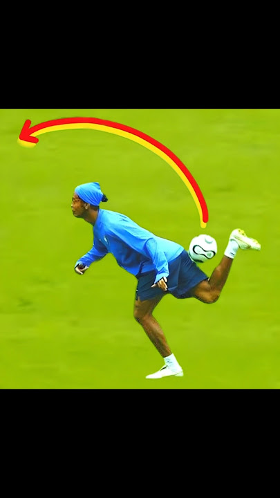 Ronaldinho Freestyle Skills in Training