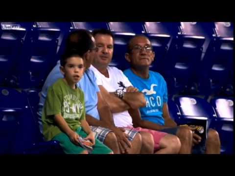 that-marlins-kid-dancing-on-jumbotron-fan-cam-(hd)