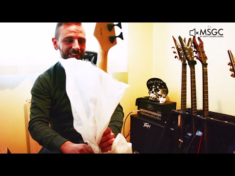 gear4music-harlem-z-bass-guitar-unboxing-video