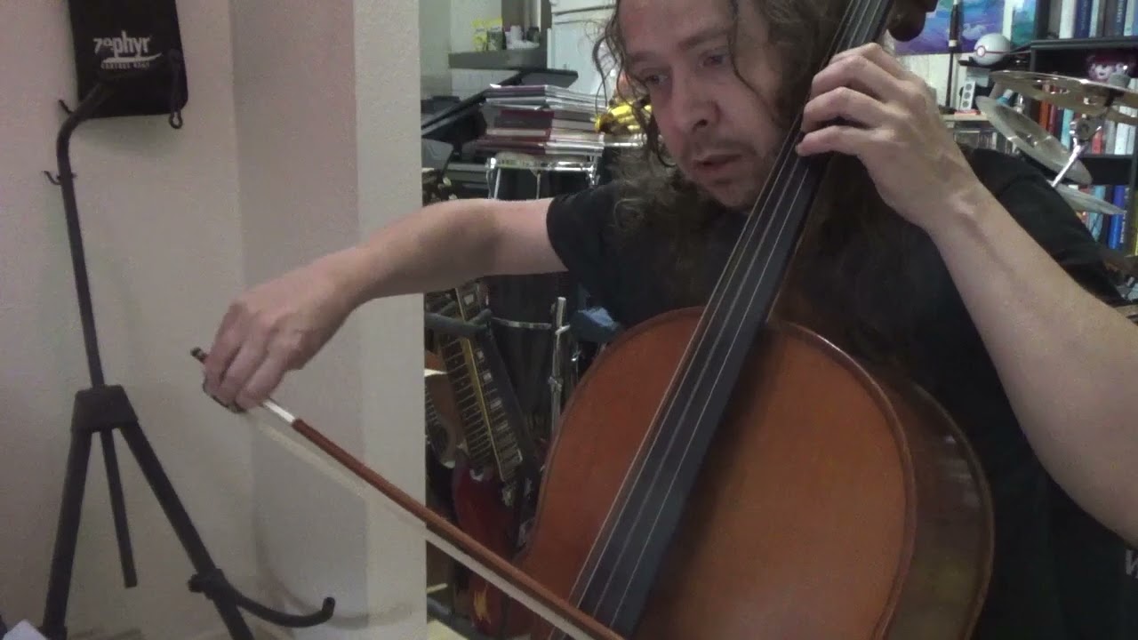 Cover: “Lad det ske” på cello (Cover: “Let it go” on cello)