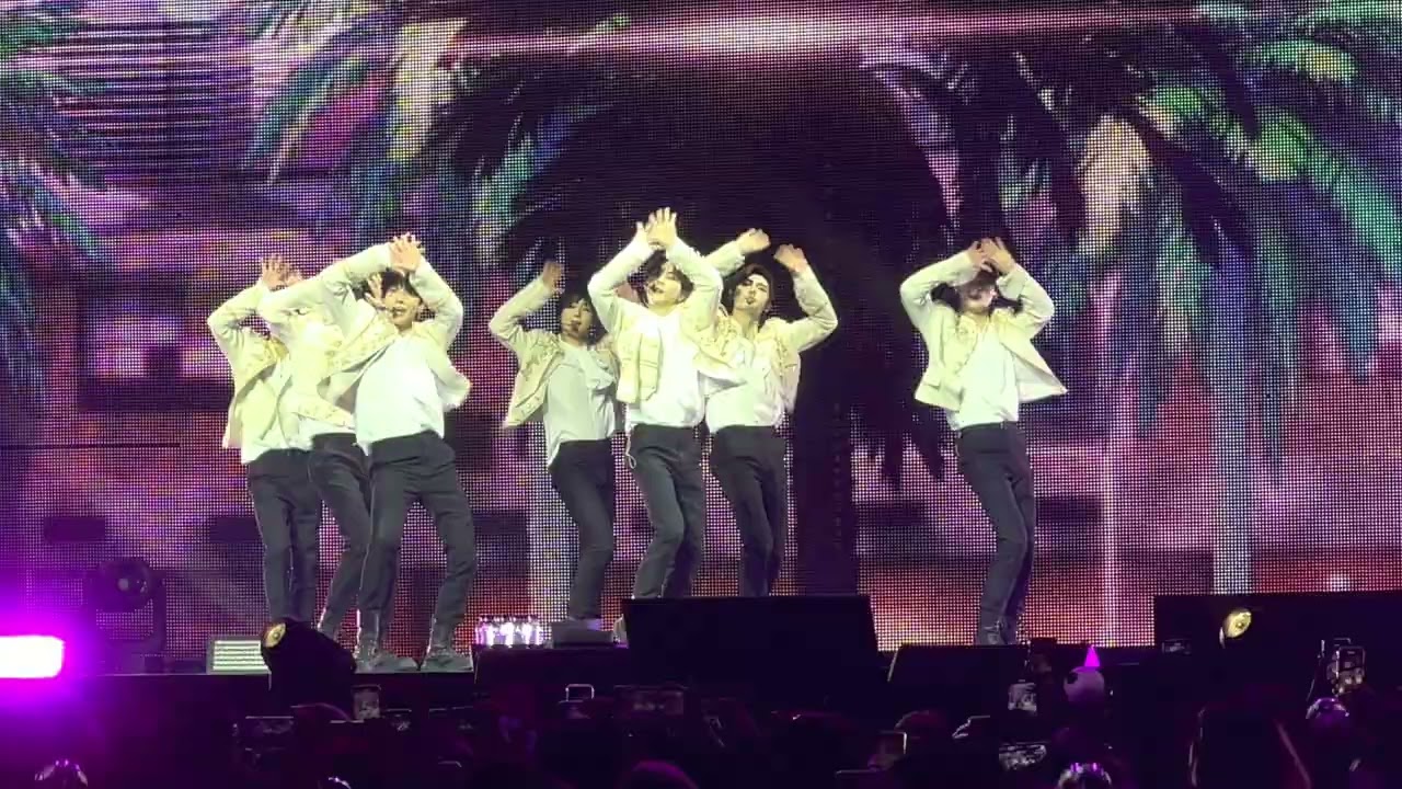 221002 4K FANCAM 'Upper Side Dreamin'' - ENHYPEN WORLD TOUR 'MANIFESTO' @ Anaheim, CA