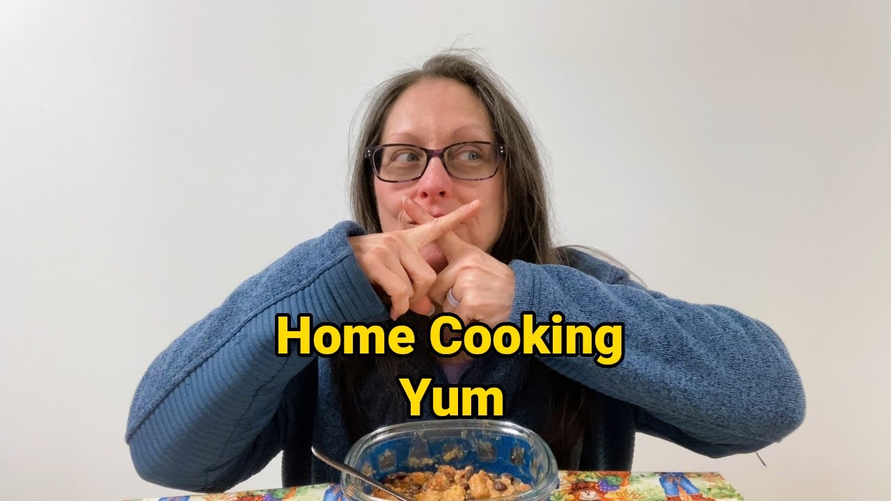 Fast & Easy ASMR Eats: Homemade Chili, Cornbread, and Chocolate (No Talking)