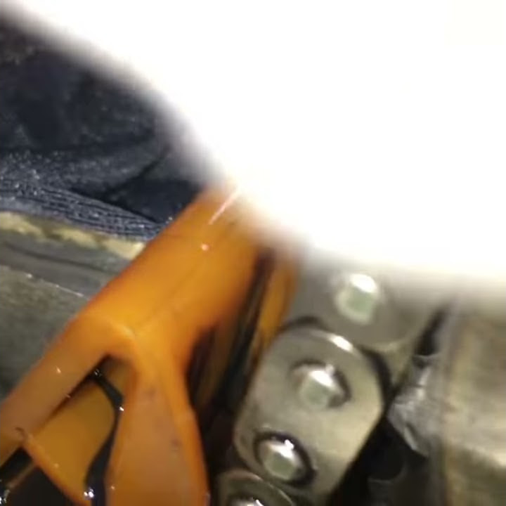 Timing chain failure caused by diesel particulate filter,engine oil is