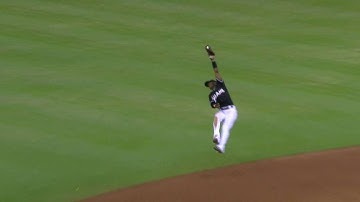 CIN@MIA: Hechavarria makes fantastic leaping catch