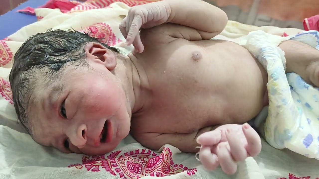 So cute baby girl 💞💞 my love Hospital 😍😍 naw baby girl 💞💞