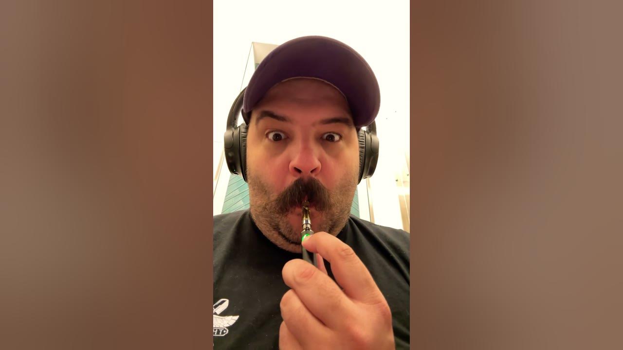 Airport hack 101: vaping in the bathroom. #irl #florida #vapelife #vape #hacks Airport hack 101: vaping in the bathroom. #irl #florida #vapelife #vape #hacks