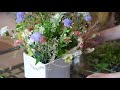 シンプルで大きめなキューブ型フラワーベースの使い方　How to use a simple, large cube flower vase.