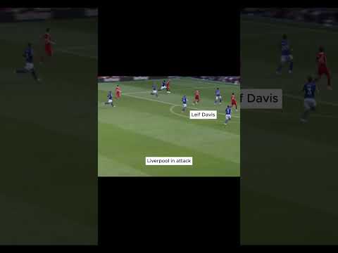 Leif Davis sprints