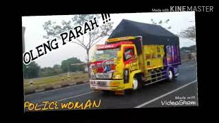 Truck police women oleng parah