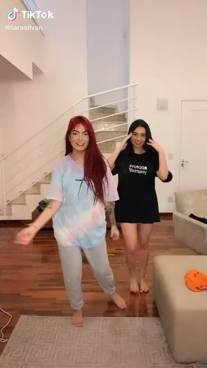 Larasilva e uma amiga