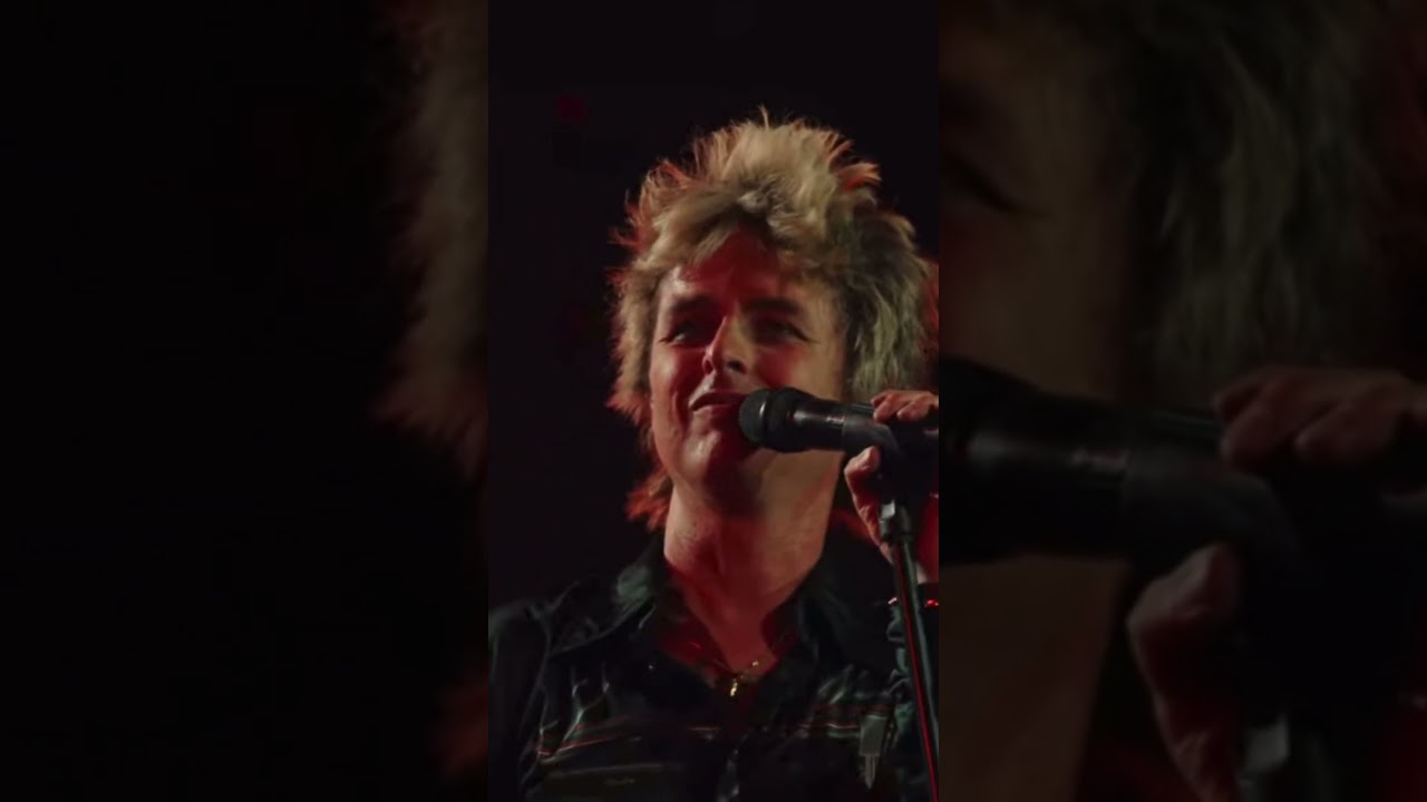 “Give me my guitar back  please ”😂🎸 