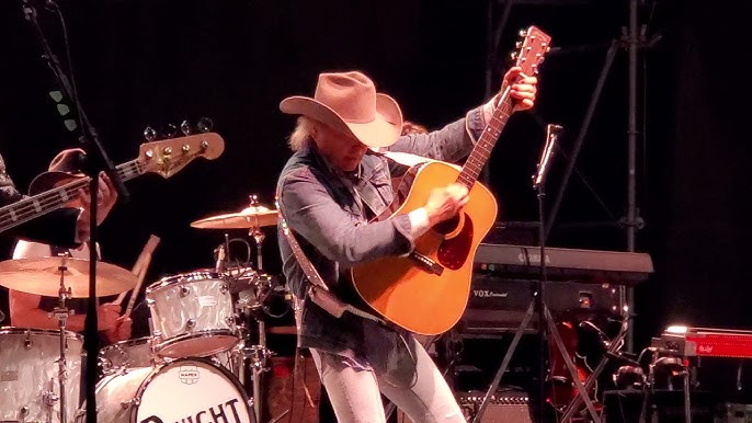 Dwight Yoakam - FAST AS YOU - Austin, Texas. - YouTube
