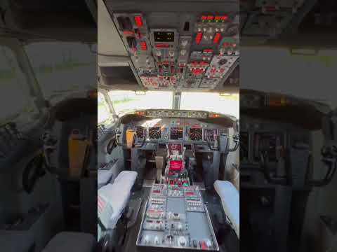 Boeing 737-800 Cockpit