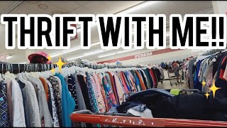 Thrift With Me for Items to Resell on Poshmark for a Profit!! $2 Day Family Thrift Outlet in Houston