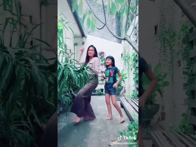 TikTok Meggy Diaz Goyang Pecel Lele class=