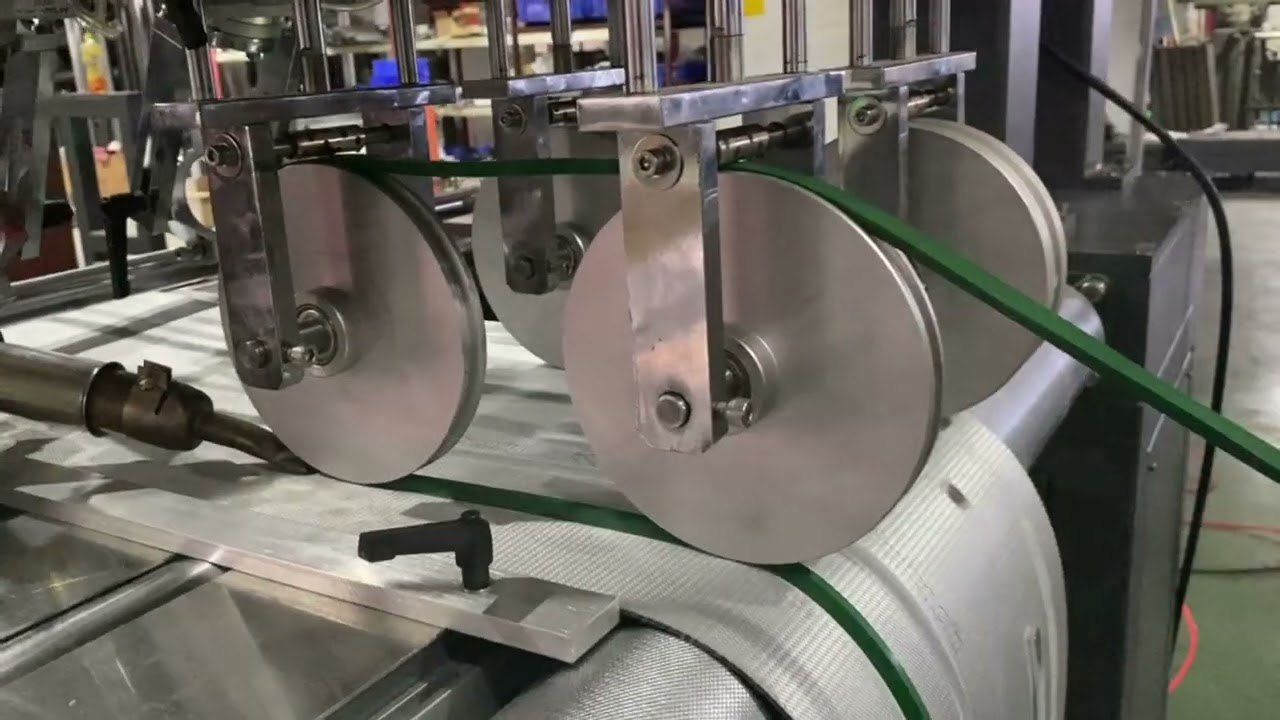 V-guide welding machine for conveyor belt