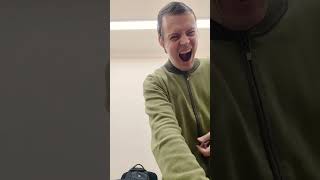 После рабочего дня пробую развивать фальцет. Может вообще до сопрано дотянуть??